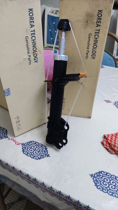 Продам аморы передние