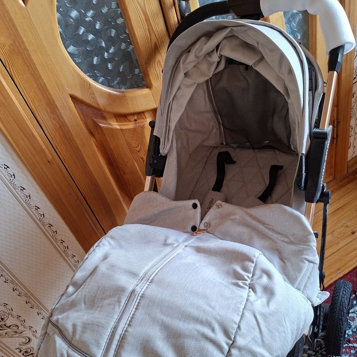 Срочно продается Коляска Ining baby