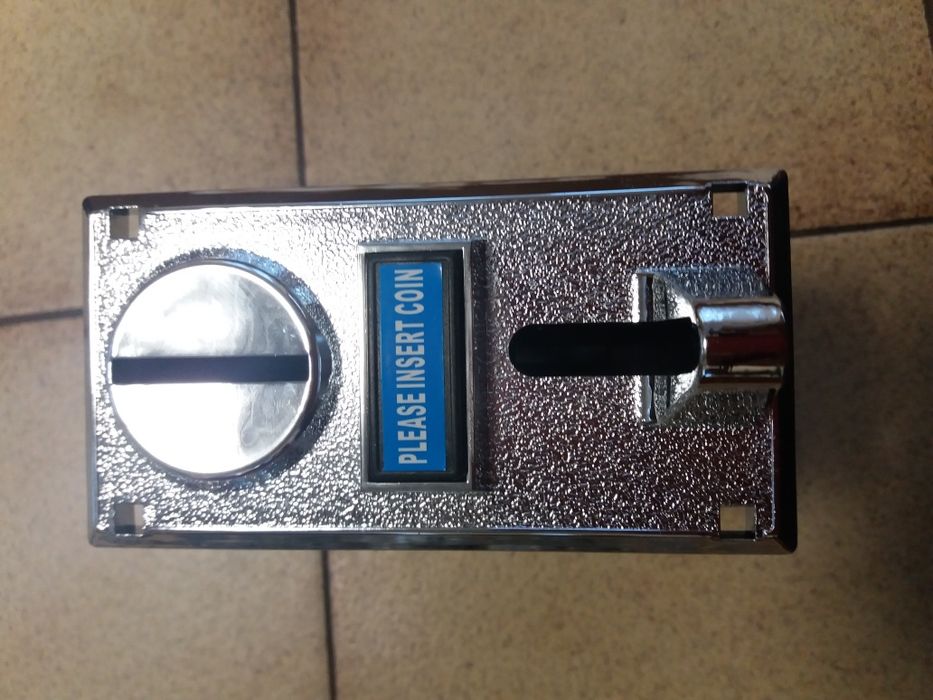 Монетници и жетони