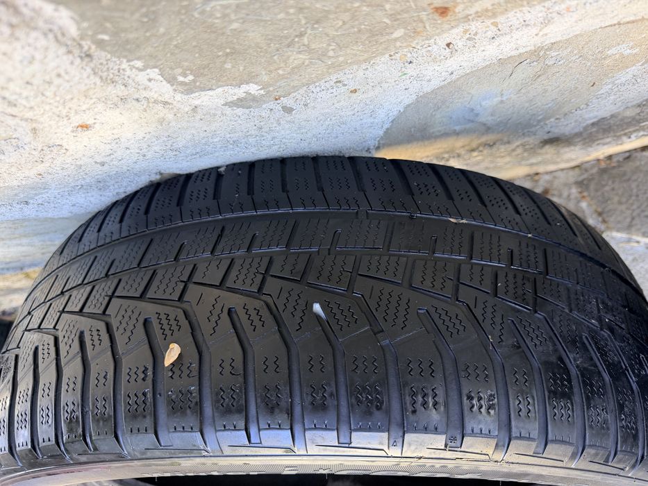 Set Anvelope iarna Hankook 225 55 19