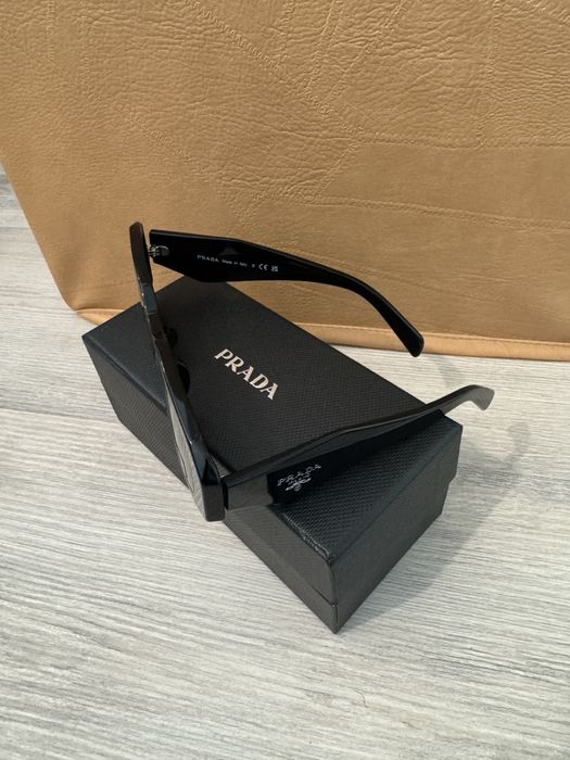 Слънчеви очила Prada