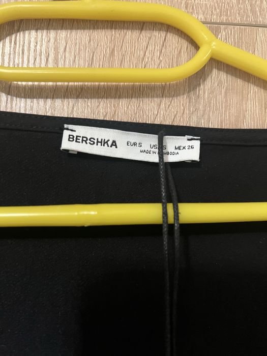Черна рокля Bershka, размер S