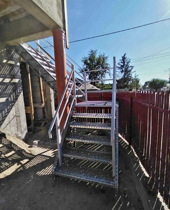 Scări metalice zincate