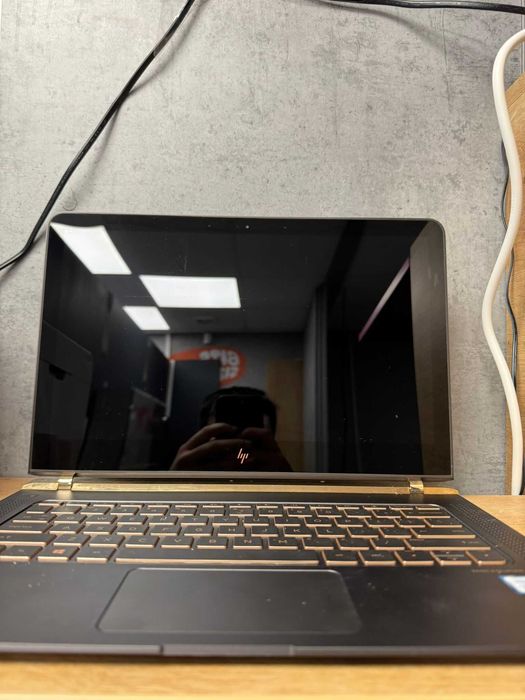 ZAP AMANET Gara de Nord - Laptop HP Spectre 8GB RAM i7-7500u