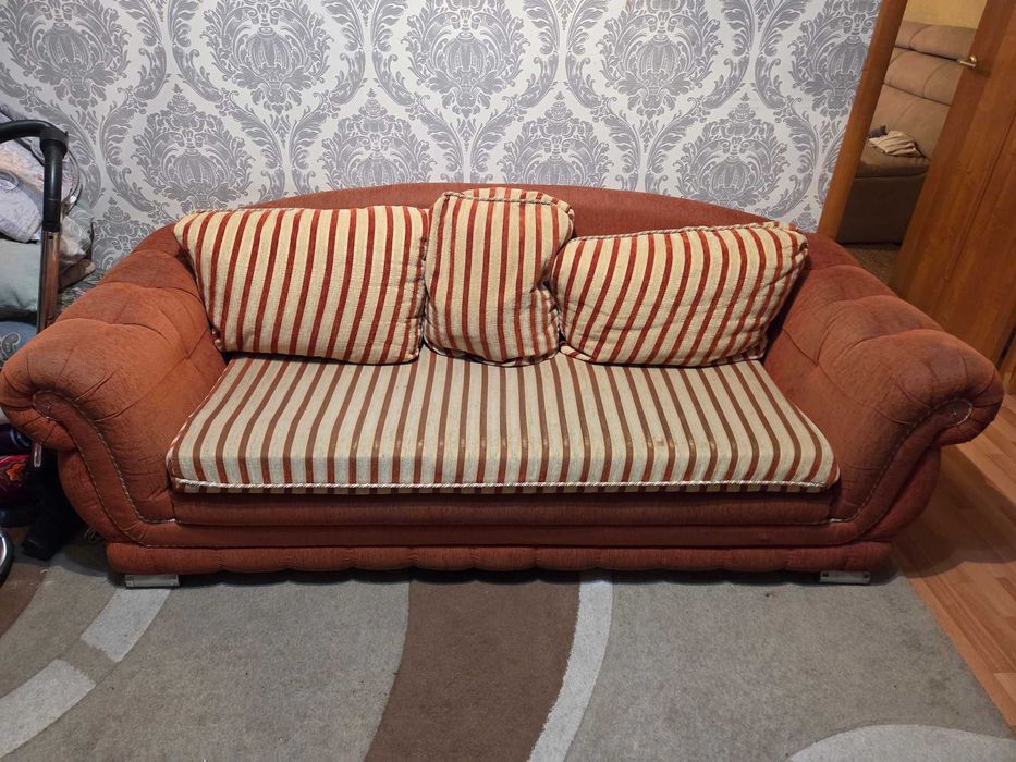 Отдам даром бесплатно диван срочно