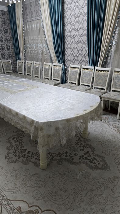 Столы и стулья для зала