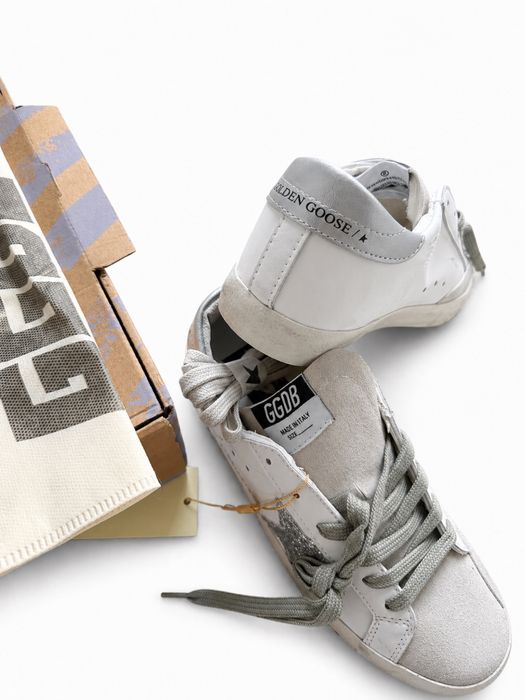 Sneakers Golden Goose – Alb Clasic cu Detalii Statement