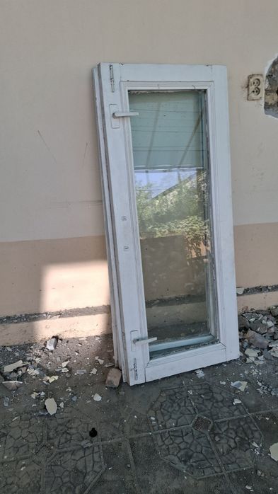 Tirza eshik sotiladi kelishim beriladi