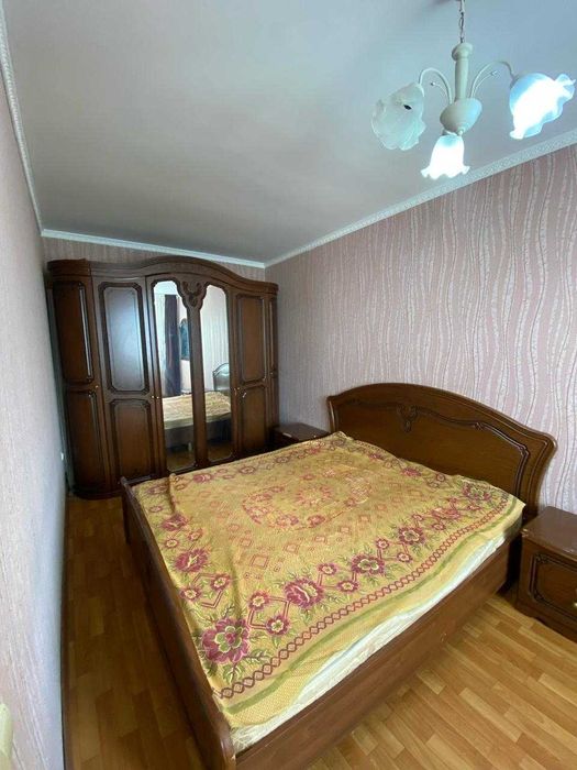 продам 2 комнатную Спутник