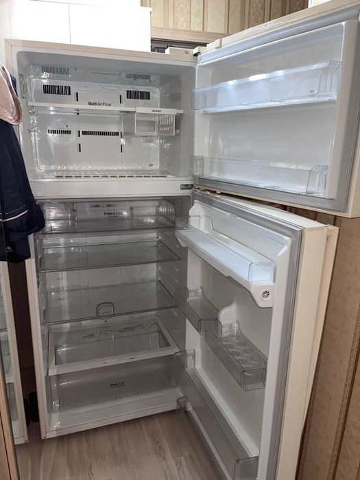Продается холодильник LG
