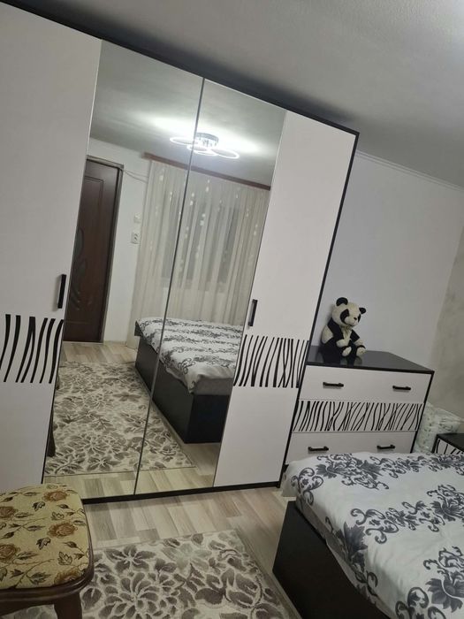 Vând set de dormitor