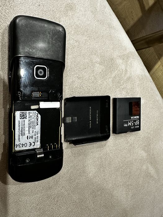 Nokia 8600 Luna (луна)