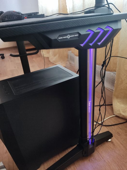 Стол компьютерный