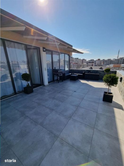 Apartament tip penthouse 2 camere si terasa proprie