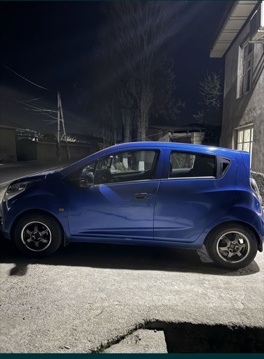 Шевролет спарк автомат 2011/метан газ/яхши холат