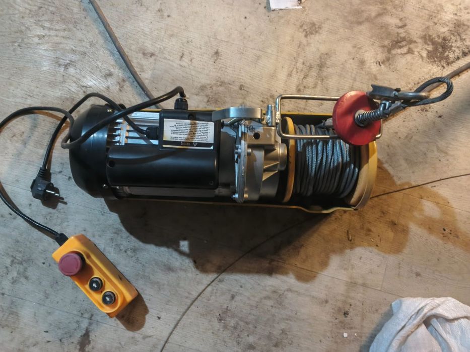 Подъемник продам