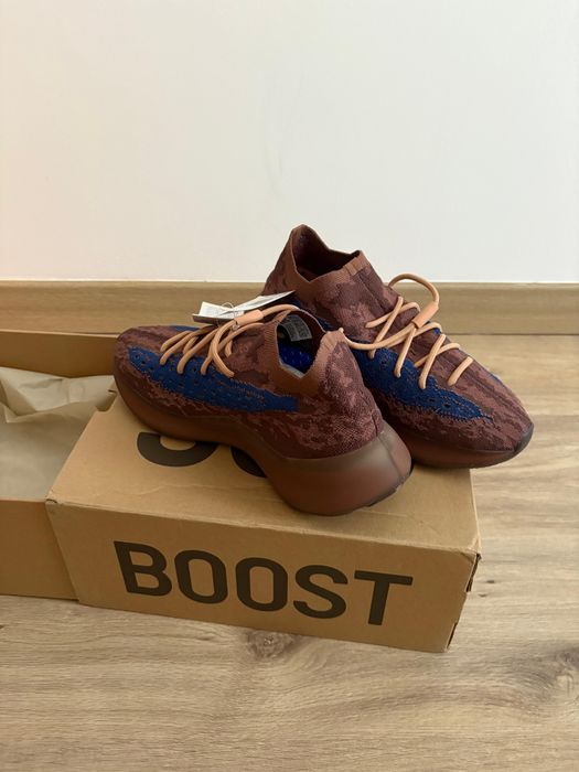Yeezy Boost 380 noi in cutie, Marimea 42
