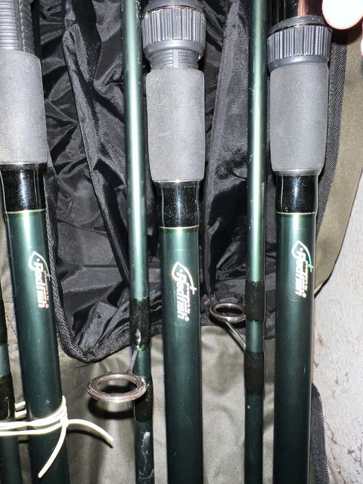 Комплект 3 пръчки 1 макара и калъф с три отделения