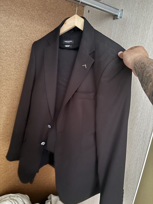 Мъжки костюм за абитурентски бал