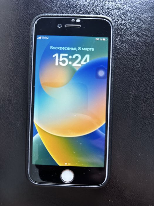Айфон 8 в хорошем состояние