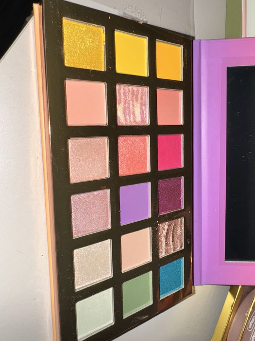 Paleta farduri Essence