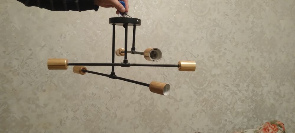 Продаётся люстра