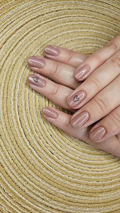 Unghii cu ojă semipermanentă