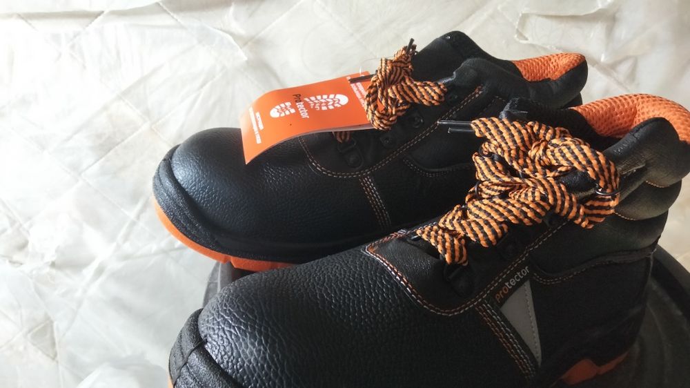 Продается летние ботинки