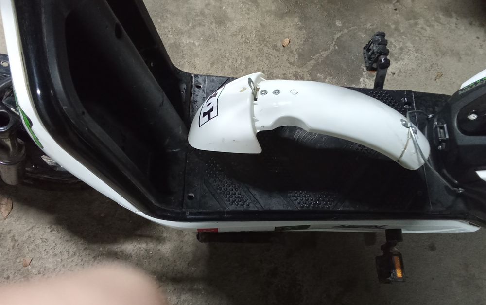 Продаю скутер ск8