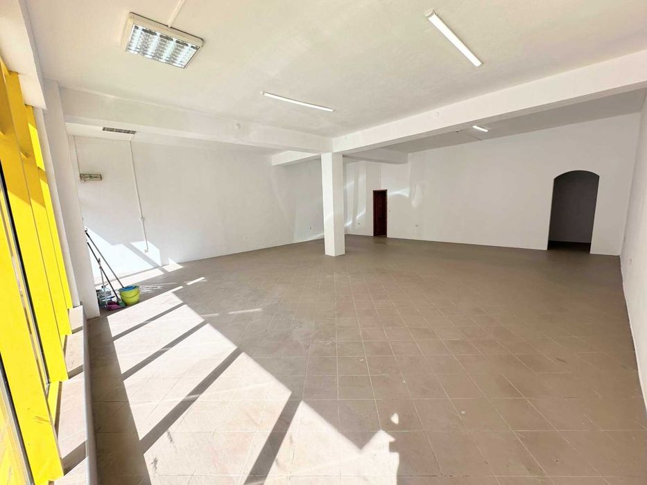 Магазин под наем в кв Бузлуджа - Vip center