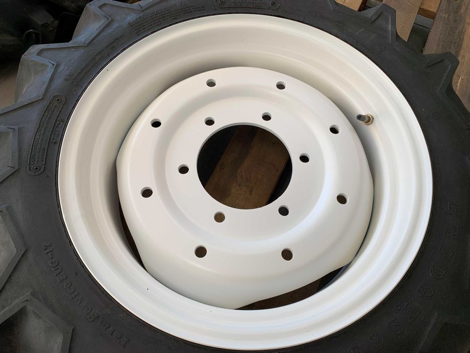 Roti noi tractor ISEKI Kubota etc. inclusiv Jante Originale