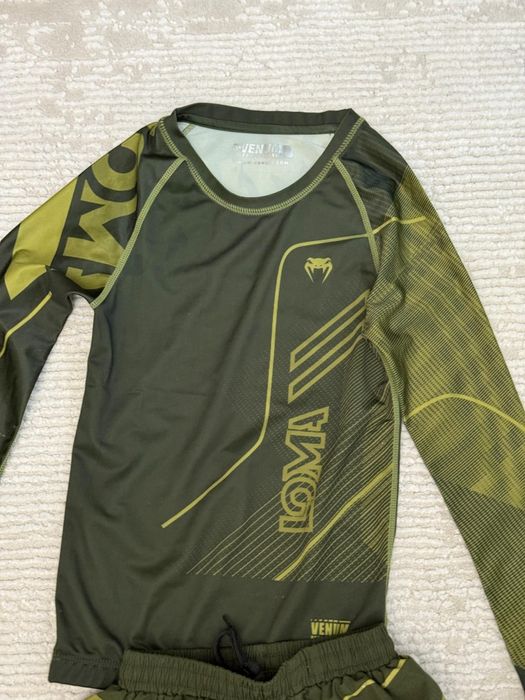 Продам детский рашгард Venum.До 8 лет.