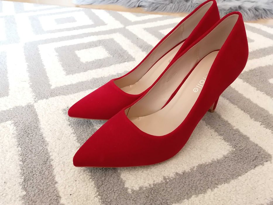 Pantofi roșii cu toc nr 39
