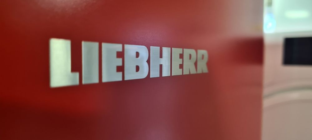 Хладилник с камера Liebherr А++ 181см Червен
