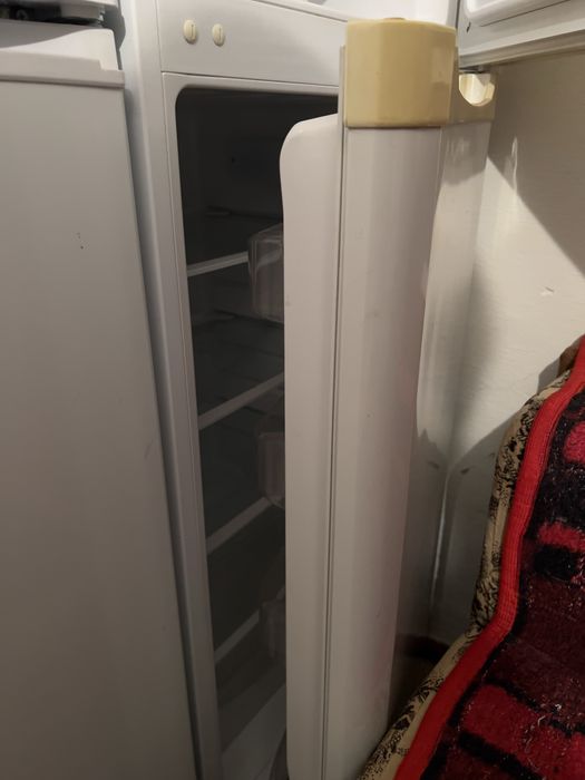 Frigidere Candy si Indesit (se pot vinde separat)