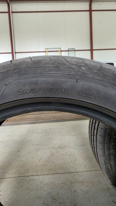 Vând anvelope GOOD YEAR cu o mică defecțiune 245/45 R18 100Y  XL