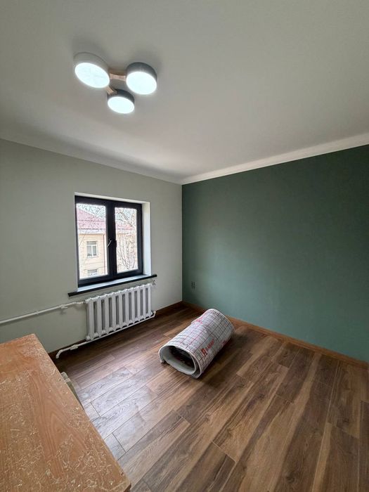 Срочно!!! Продается Юнусобод туман Бодомзор  1/4/4  Балкон 2×6