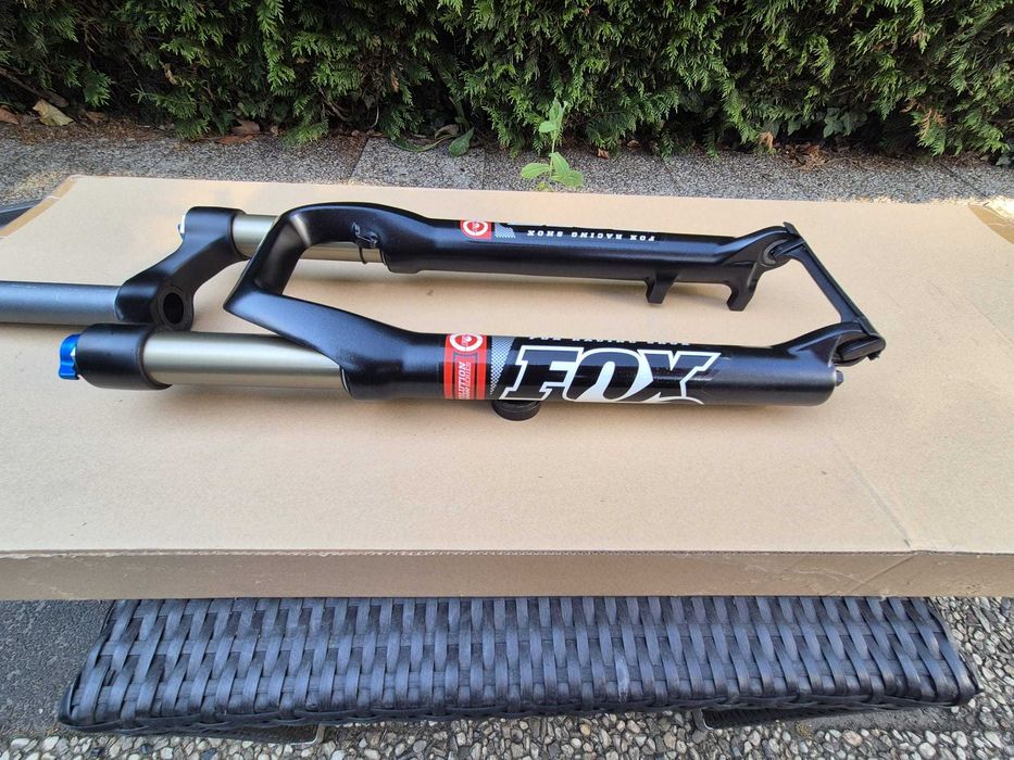 Furca Fox Racing Shox, 26 inch, pe aer, reglabila, blocabila, rebound