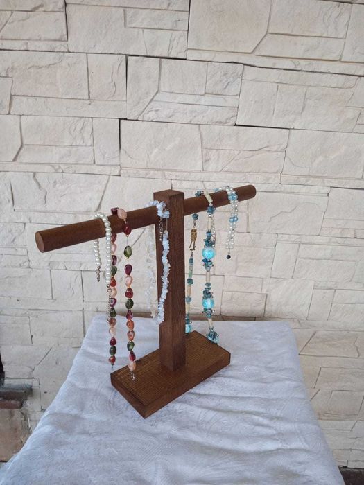 Поставка - стойка за бижута