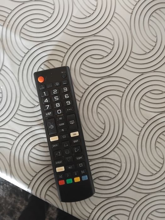 LG телевизор 43инча