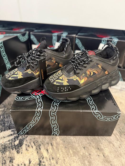 Versace chain reaction