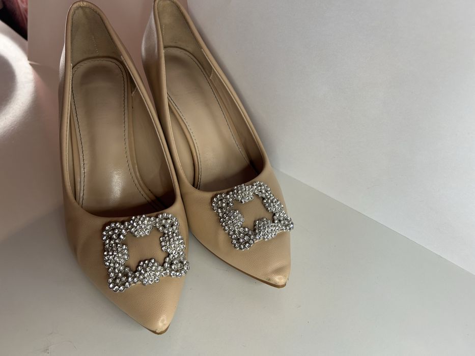 Женские туфли со стразами