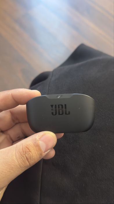 Se vând casti Jbl wave buds 2