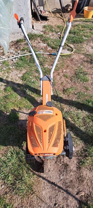 Motosapq 4 cp noua a fost doar probata.Pretul este de 1050 de lei ușor