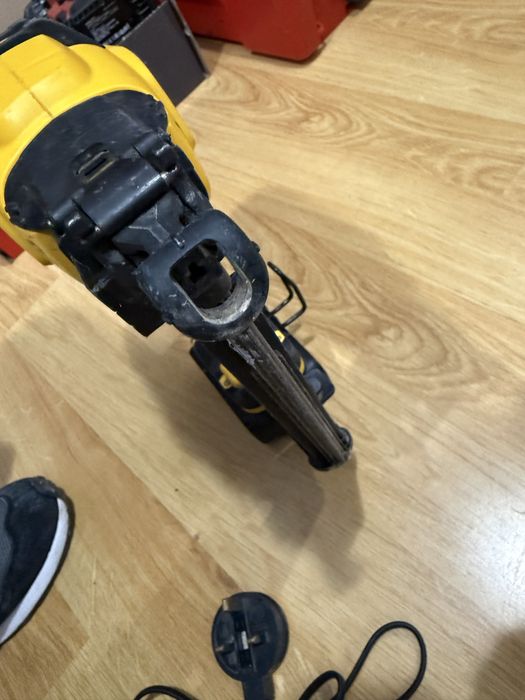 Такер Dewalt DCN692