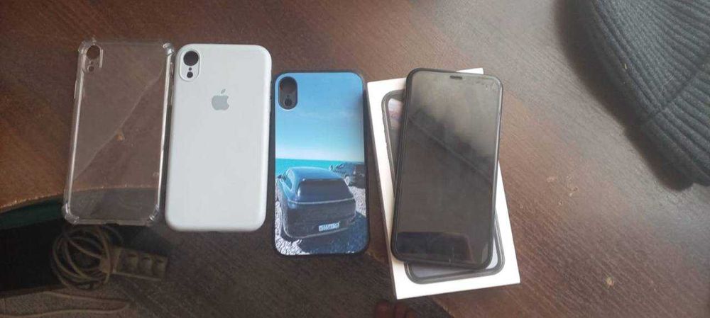 Продам iPhone XR