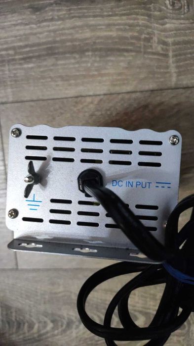 Convertor camion 24-220 V 150 W/port USB-Priză USB Emark Lvd Plus 2A