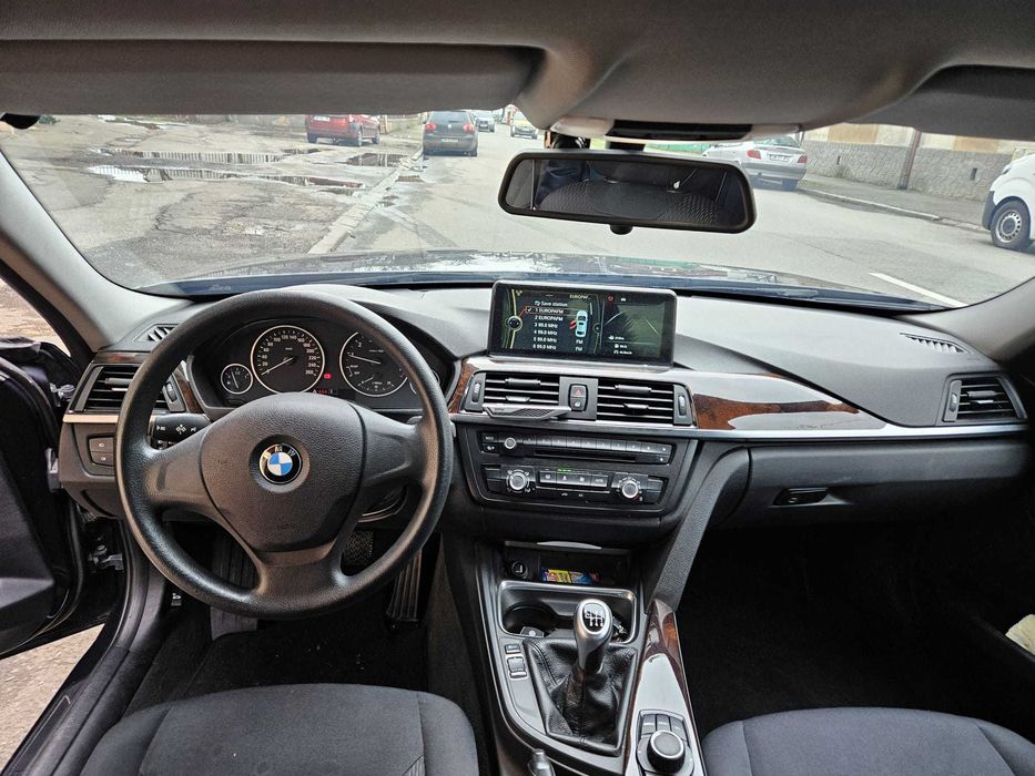 BMW seria 3/ 320i/2012 /183cp