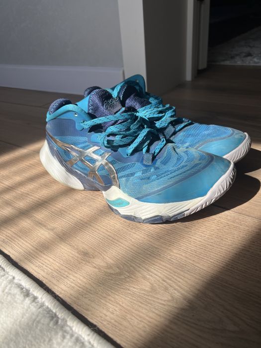 Продаю Asics MetaRise