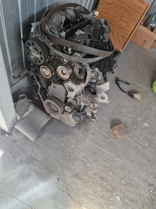 Vând piese audi a4 b8.